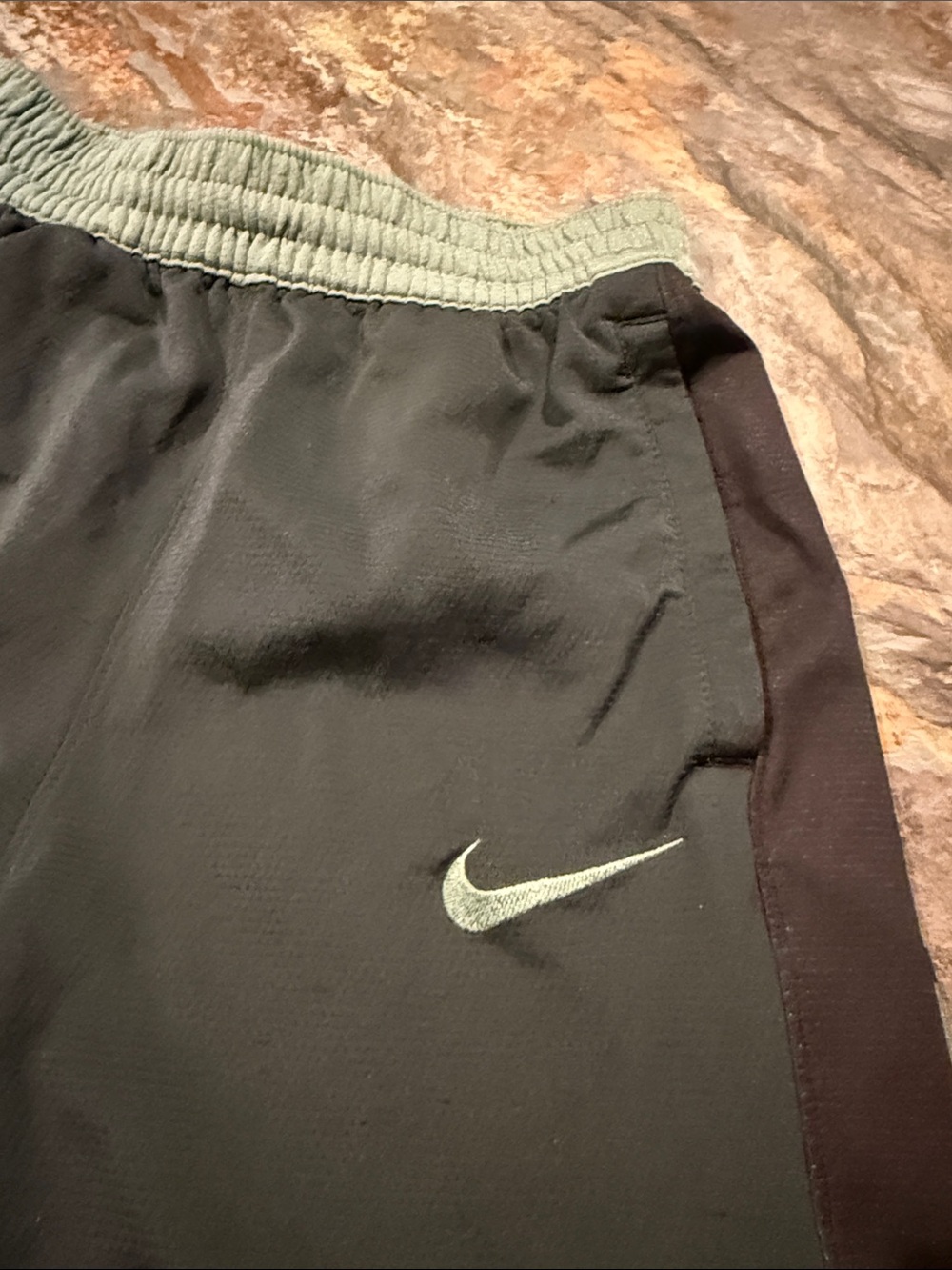 Nike youth boys size large Black and Sage Performance Athletic Shorts - Picture 8 of 15